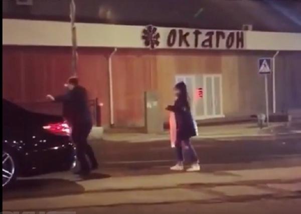 В Пятигорске водитель иномарки и его спутница устроили «танцевальный марафон»